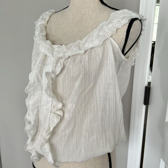 NWT Max Studio White Sleeveless Blouse Size Small - Picture 2 of 6